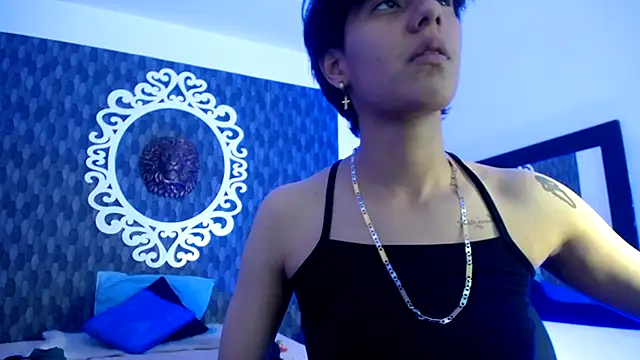 Ghost  Girl  online show from November 12, 3:21 am