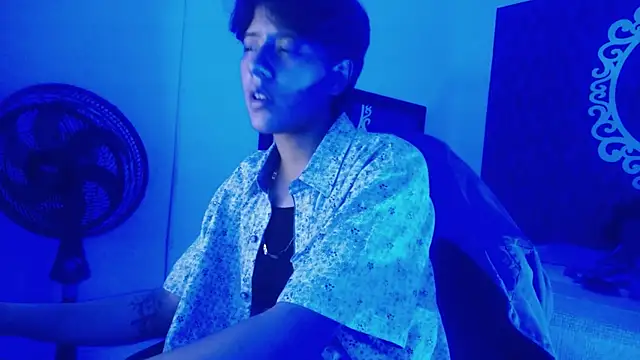 Ghost  Girl  online show from November 1, 2:18 am