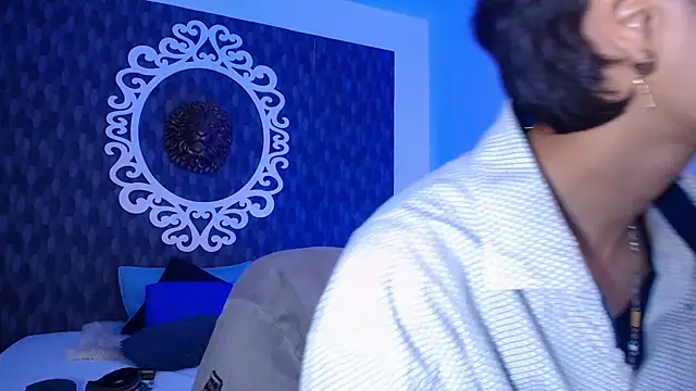 Ghost  Girl  online show from November 21, 3:05 am