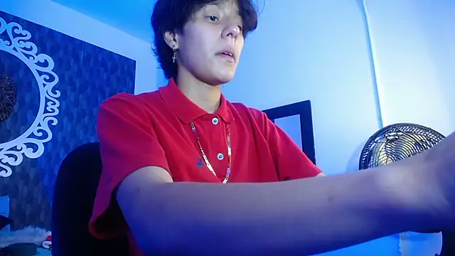 Ghost  Girl  online show from December 15, 5:41 pm