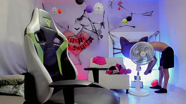 Cash G  online show from October 31, 8:16 pm