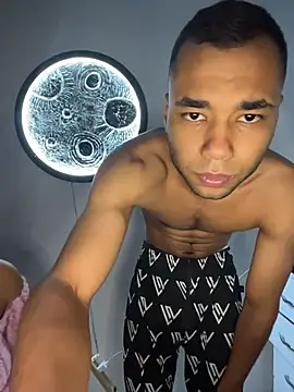 Snapshot of Hot2gether69 chatting on November 20, 9:15 pm Hot2gether69 online show from November 20, 9:15 pm