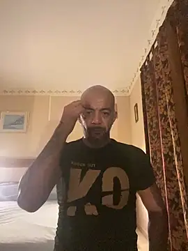 latino2211 online show from October 29, 6:51 pm