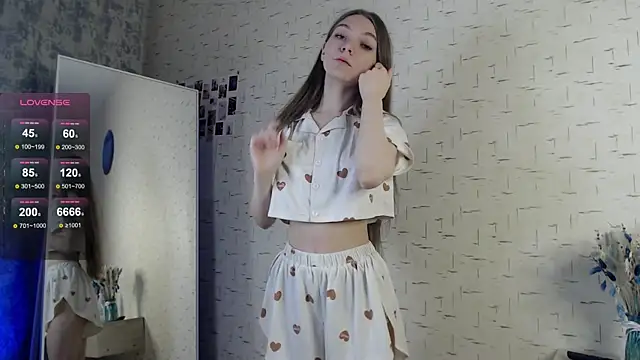 Snapshot of miragge_ chatting on November 2, 1:10 am miragge online show from November 2, 1:10 am