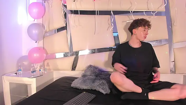 Snapshot of Genesis_ask chatting on October 30, 9:55 pm Genesis ask online show from October 30, 9:55 pm