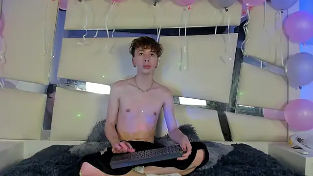 Snapshot of Genesis_ask chatting on November 8, 11:19 pm Genesis ask online show from November 8, 11:19 pm