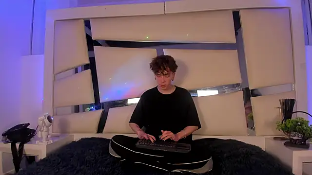 Snapshot of Genesis_ask chatting on November 29, 12:44 am Genesis ask online show from November 29, 12:44 am