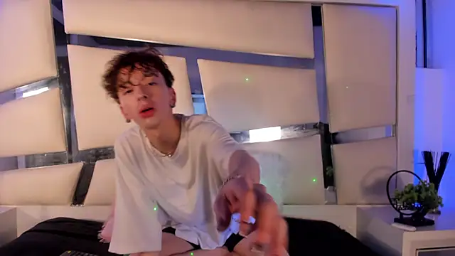 Snapshot of Genesis_ask chatting on November 22, 3:27 am Genesis ask online show from November 22, 3:27 am