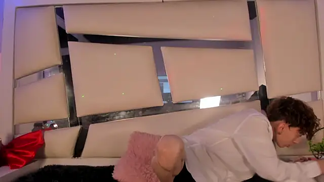 Snapshot of Genesis_ask chatting on December 5, 4:44 am Genesis ask online show from December 5, 4:44 am