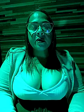 Snapshot of Angie_milf50 chatting on June 21, 3:01 am Angie milf50 online show from June 21, 3:01 am