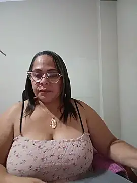 Snapshot of Angie_milf50 chatting on June 11, 1:16 am Angie milf50 online show from June 11, 1:16 am