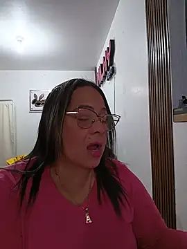 Snapshot of Angie_milf50 chatting on July 4, 9:41 pm Angie milf50 online show from July 4, 9:41 pm