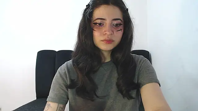 Snapshot of Annagoth_ chatting on June 24, 10:51 pm Annagoth online show from June 24, 10:51 pm
