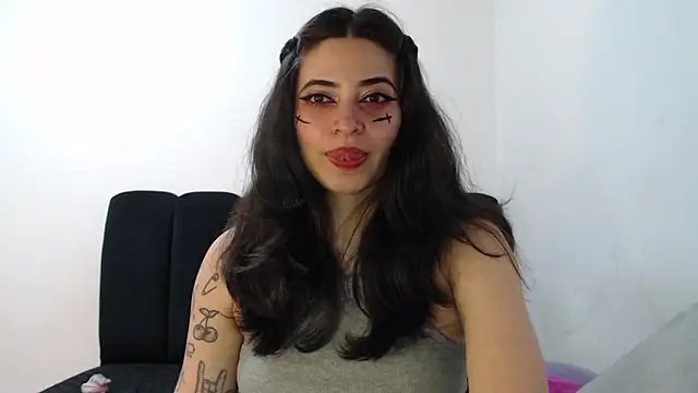 Snapshot of Annagoth_ chatting on June 18, 12:09 am Annagoth online show from June 18, 12:09 am