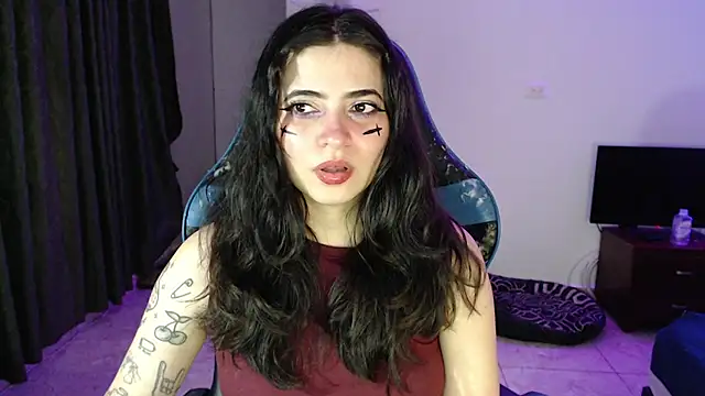 Snapshot of Annagoth_ chatting on June 20, 2:38 am Annagoth online show from June 20, 2:38 am