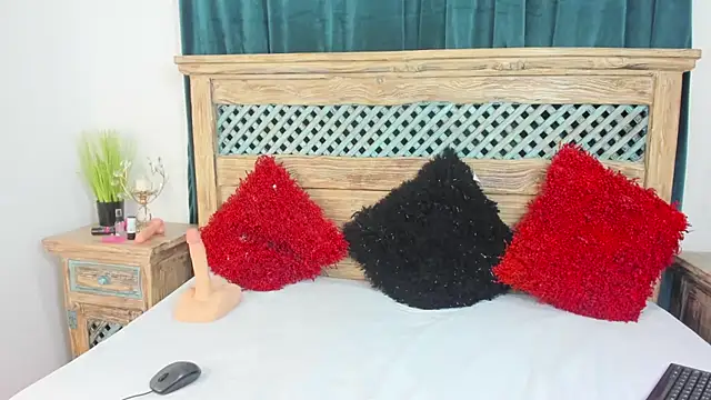 Snapshot of Cassandra_Armani chatting on February 24, 3:40 am Cassandra Armani online show from February 24, 3:40 am