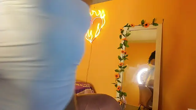 Snapshot of Keniia_rizz chatting on April 28, 9:52 pm Keniia rizz online show from April 28, 9:52 pm