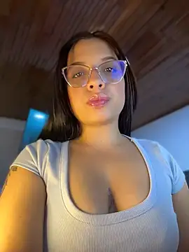 Snapshot of Im_Saraaaa chatting on July 28, 9:47 pm Im Saraaaa online show from July 28, 9:47 pm