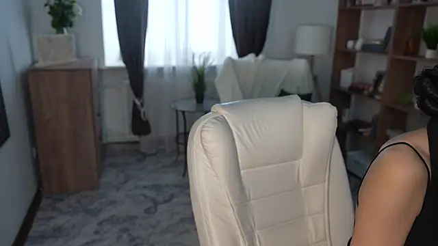 OnieClose online show from February 7, 8:00 am