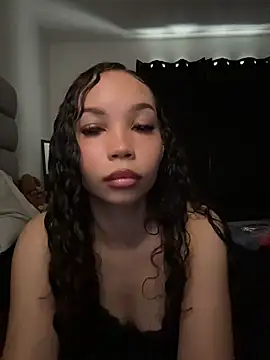 nikkiloveee online show from June 30, 4:40 pm