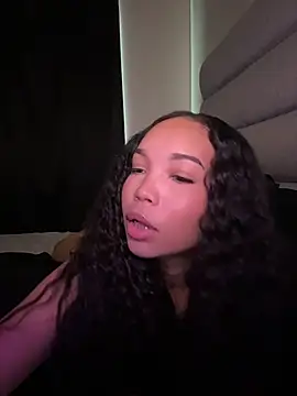 Snapshot of nikkiloveee chatting on February 3, 7:52 pm nikkiloveee online show from February 3, 7:52 pm