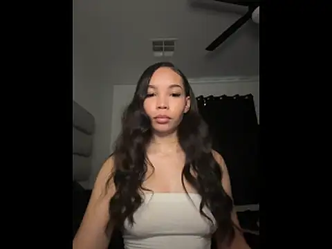 nikkiloveee online show from March 26, 10:51 pm