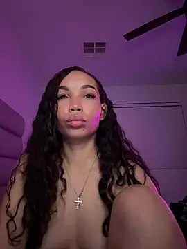 nikkiloveee online show from March 5, 6:10 am