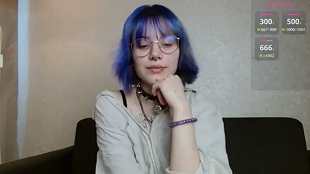 KellePourier online show from April 14, 6:07 am