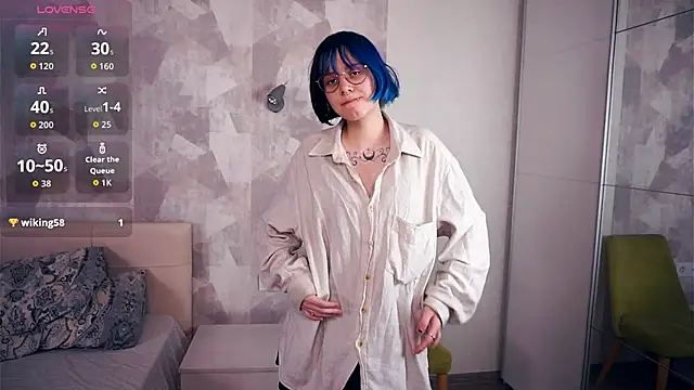 KellePourier online show from November 10, 6:13 pm