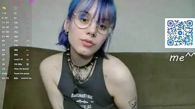 KellePourier online show from April 11, 7:45 am