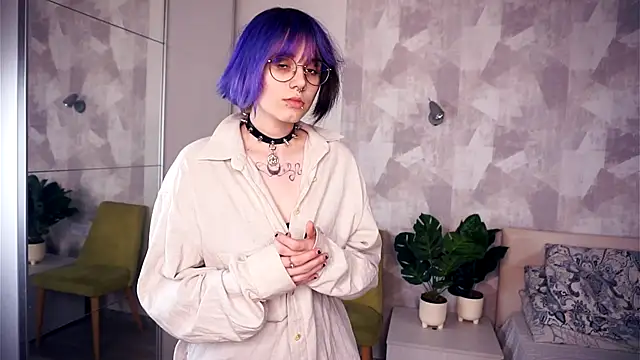 KellePourier online show from October 30, 5:43 pm