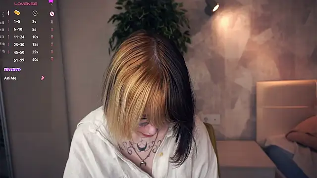 KellePourier online show from February 14, 6:19 pm