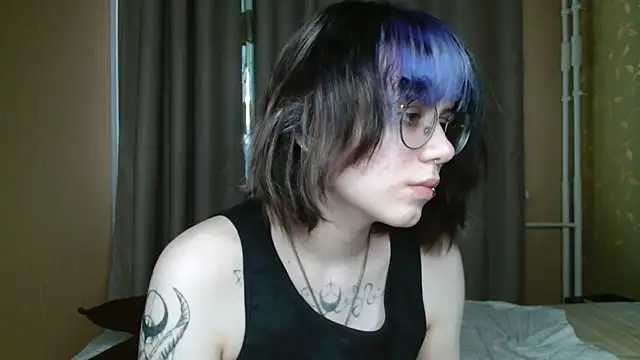 Snapshot of KellePourier chatting on June 27, 12:22 pm KellePourier online show from June 27, 12:22 pm