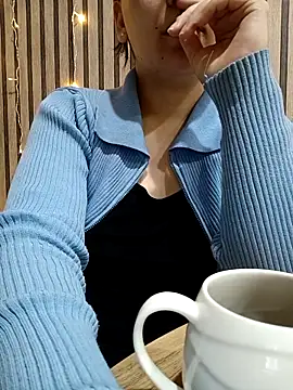 Snapshot of Emily__love chatting on November 25, 2:45 am Emily love online show from November 25, 2:45 am