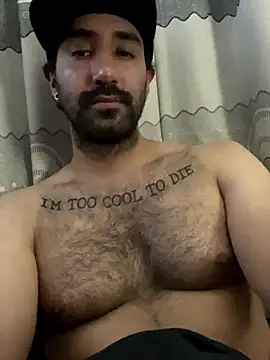 Snapshot of squir_couple chatting on November 4, 3:32 am squir couple online show from November 4, 3:32 am