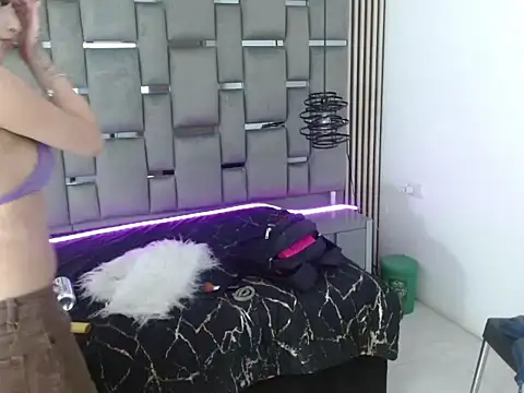 Snapshot of Memi_xxx chatting on October 30, 3:05 am Memi xxx online show from October 30, 3:05 am