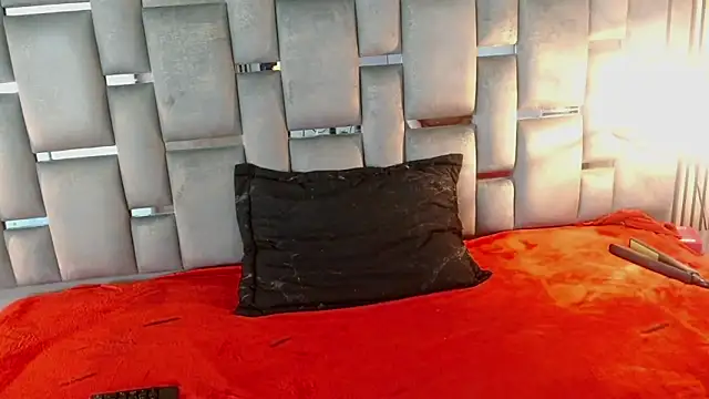 Snapshot of Memi_xxx chatting on November 27, 10:43 pm Memi xxx online show from November 27, 10:43 pm