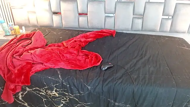 Snapshot of Memi_xxx chatting on November 15, 2:59 am Memi xxx online show from November 15, 2:59 am