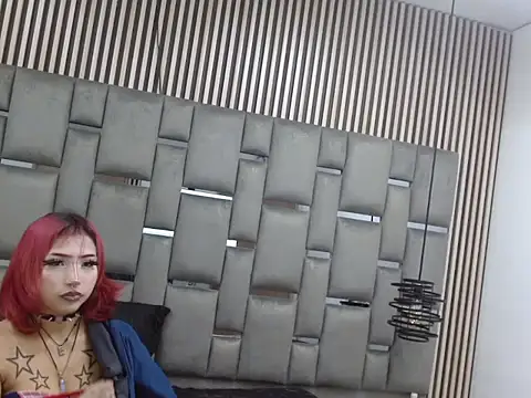 Snapshot of Memi_xxx chatting on November 4, 2:15 am Memi xxx online show from November 4, 2:15 am