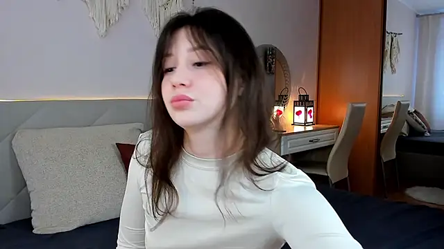 Snapshot of Rita_Moonlight chatting on February 10, 6:12 am Rita Moonlight online show from February 10, 6:12 am