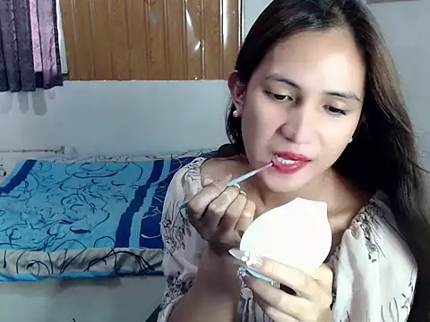 prettysam9 online show from April 13, 4:38 am