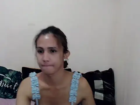 prettysam9 online show from December 17, 7:46 am