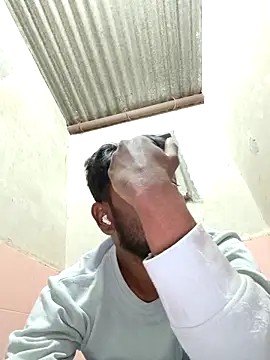 devil boy 0909 online show from December 19, 12:40 pm