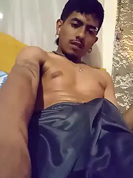 SkinniYamo online show from March 17, 5:10 am