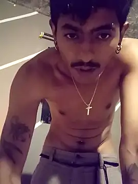 SkinniYamo online show from April 12, 5:33 am