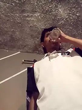 SkinniYamo online show from April 9, 3:30 am