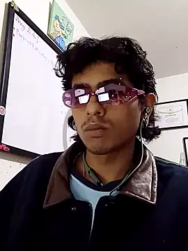 SkinniYamo online show from February 20, 11:50 pm