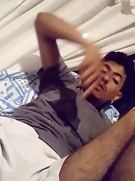 SkinniYamo online show from March 13, 4:50 am