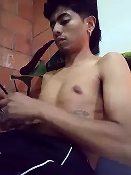 SkinniYamo online show from May 15, 2:53 am