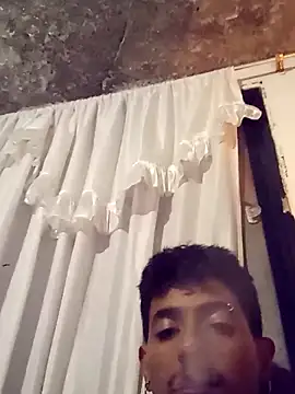 SkinniYamo online show from March 16, 5:15 am